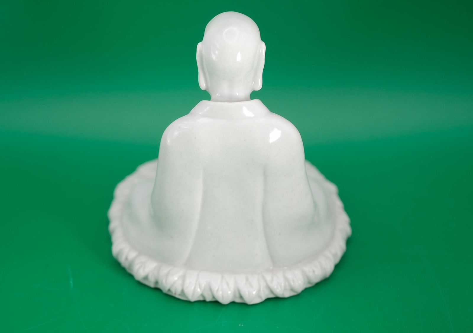 photo for sale Vintage Blanc de Chine Dehua Porselein Luohan Arhat Figuur Chinese Boeddhistische Monnik