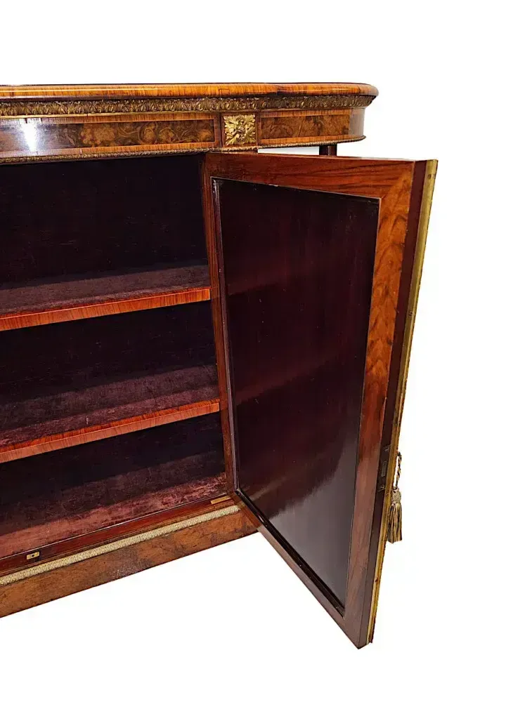 Zeer zeldzame grote 19e eeuwse ingelegd wortelnouten credenza, gestempeld 'Gillows' photo vintage