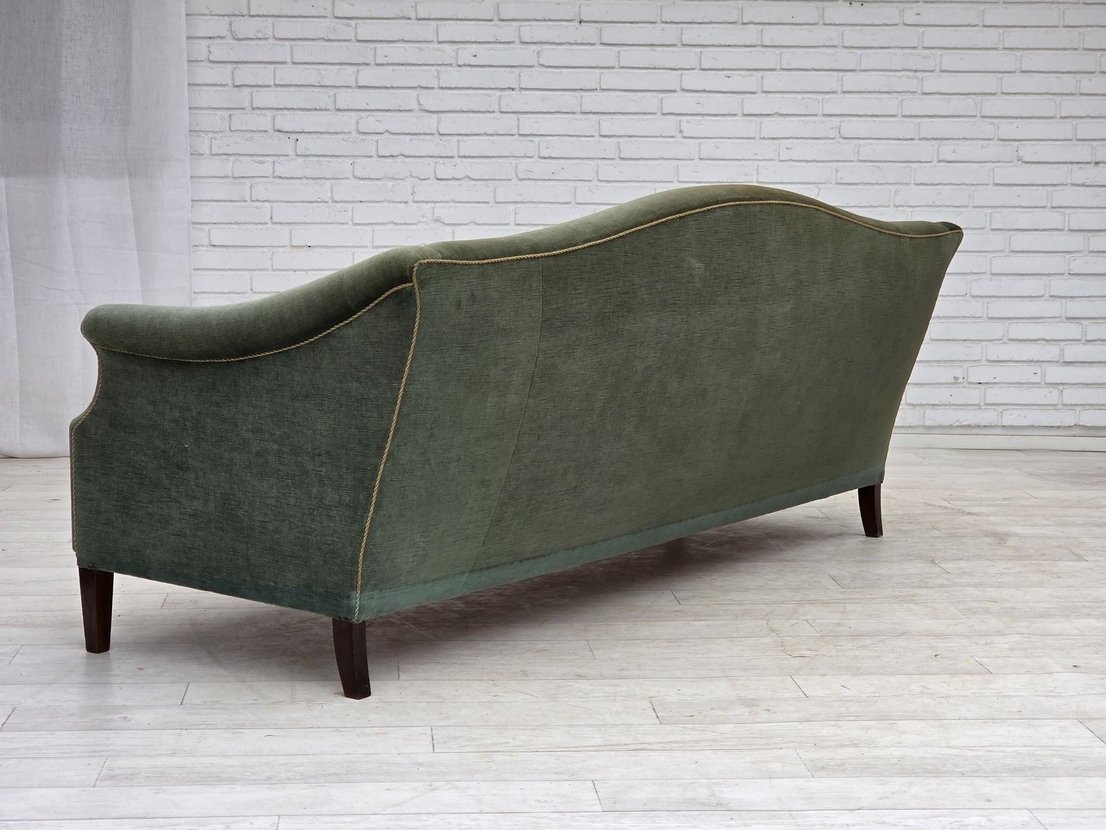 photo buy Jaren 1960, 3-zitsbank Deens design, groen meubelvelours.