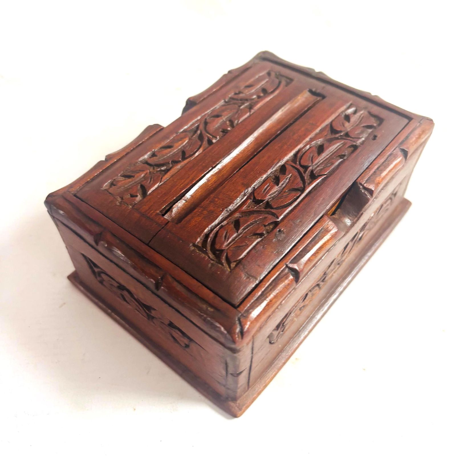 Antiek Edwardiaans gesneden eiken sigarettendispenser, ca. 1910 photo Woonaccessoires