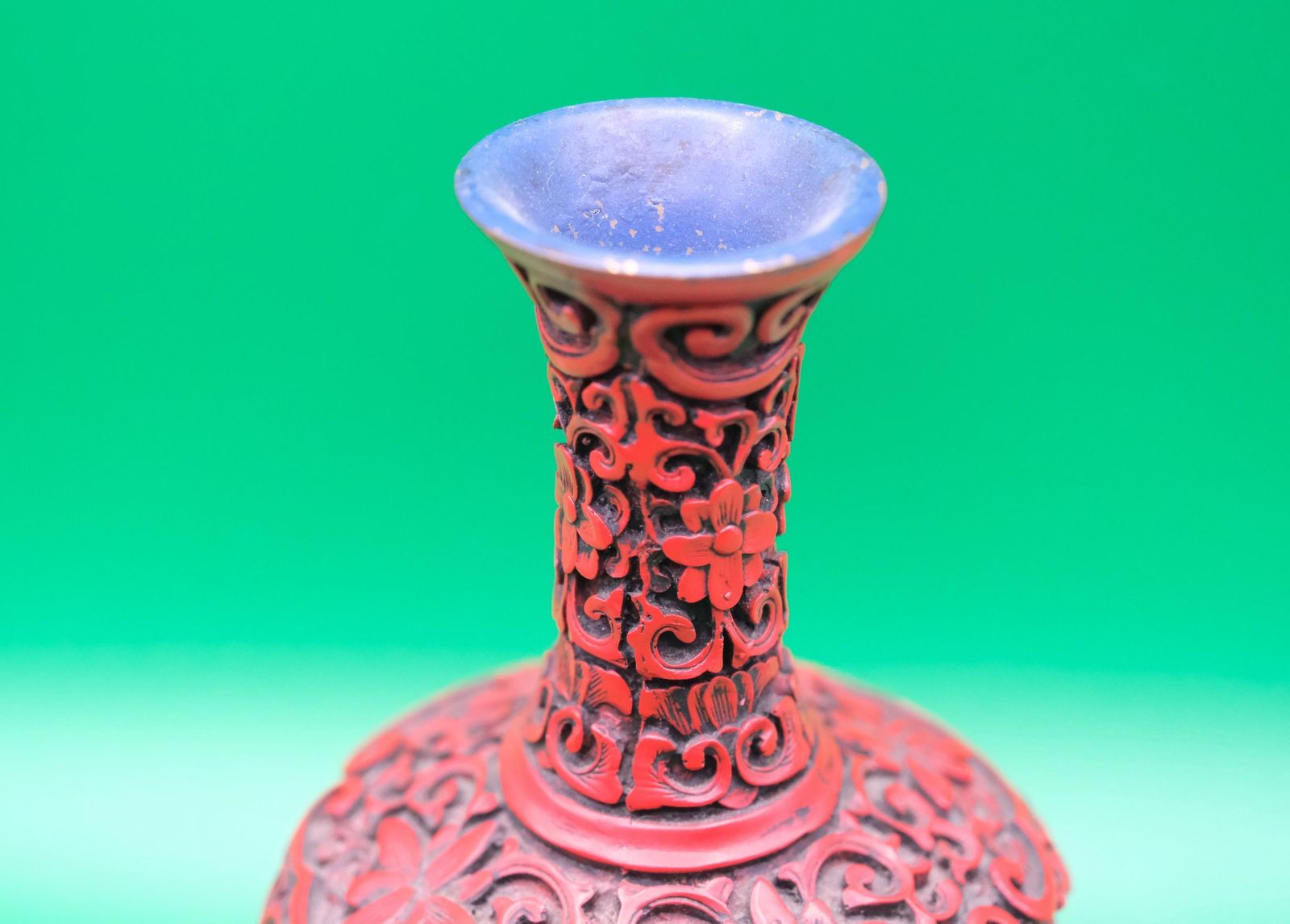 140.0 Chinese Cinnabar-stijl vazen, kunstlak resin, Chinese Cinnabar-stijl balustervazen photo