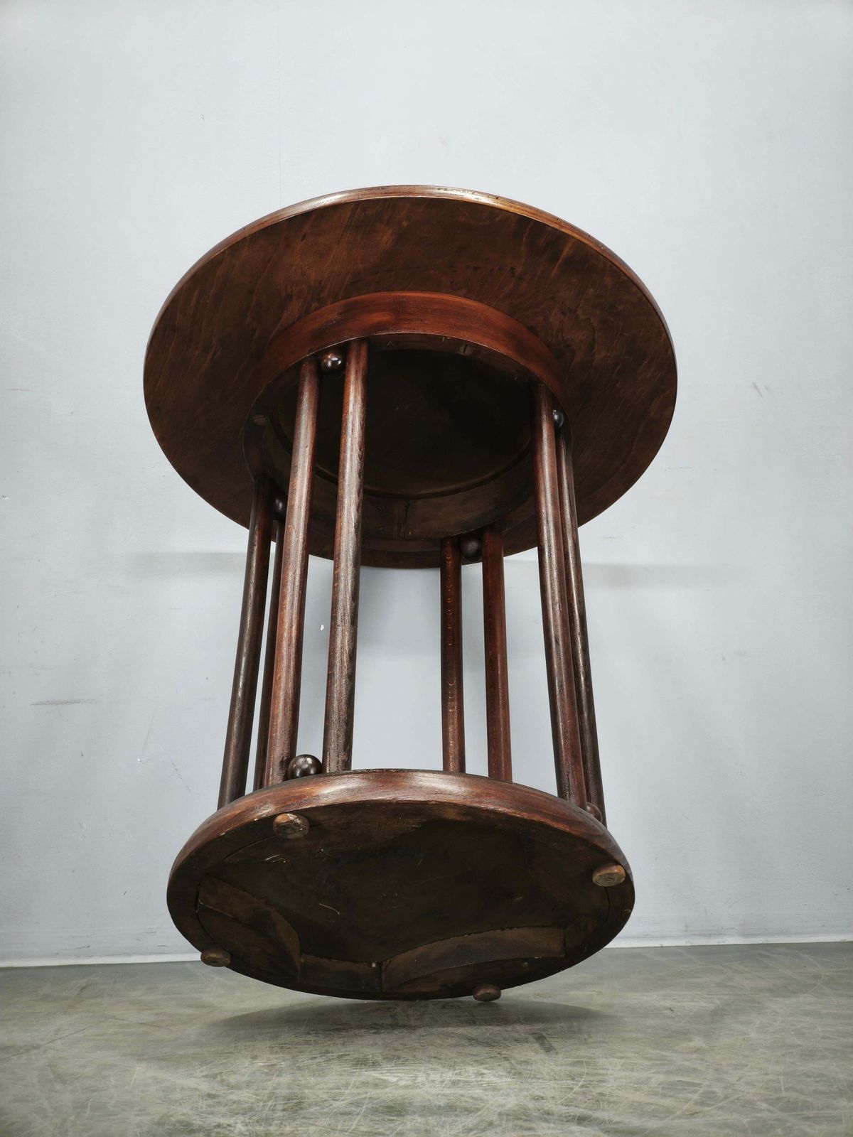 Fledermaus Vienna Secession Bentwood tafel, Oostenrijk, ca. 1900 photo for sale