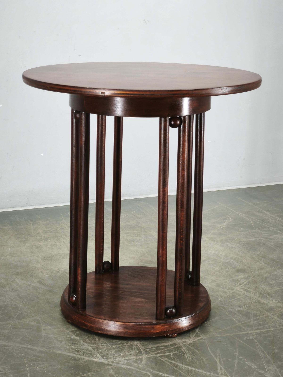 Fledermaus Vienna Secession Bentwood tafel, Oostenrijk, ca. 1900 photo Meubels