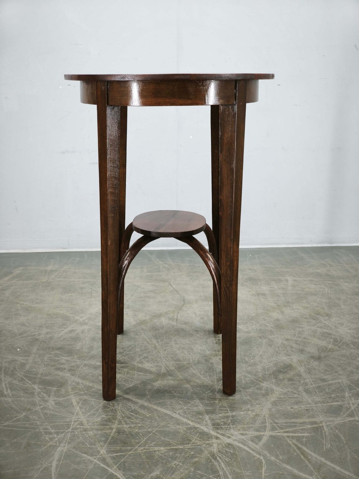 794.0 Thonet No. 207 Bentwood Ovale Tafel door Mazowia, Polen, jaren 1910 photo
