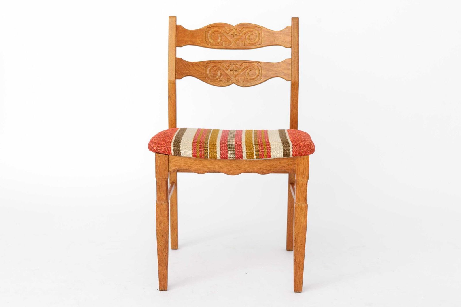 Set van 4 Henning Kjærnulf eiken eetkamerstoelen | Danish Modern | Eg Møbler | jaren 1970 photo Meubels