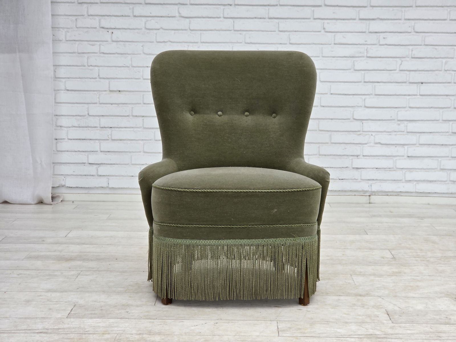 Ca. jaren 1970, Deense fauteuil, groen meubelvelours. photo vintage