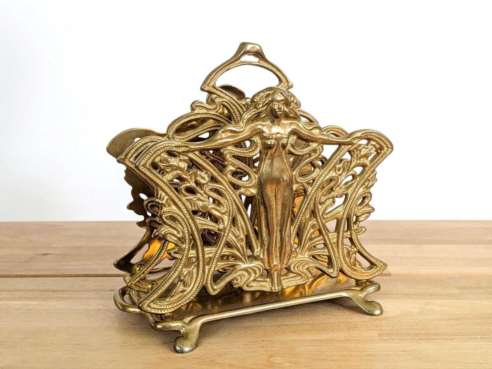 Vintage Frans art nouveau messing brievenhouder / bureauorganizer / servethouder met nimffiguur photo Woonaccessoires