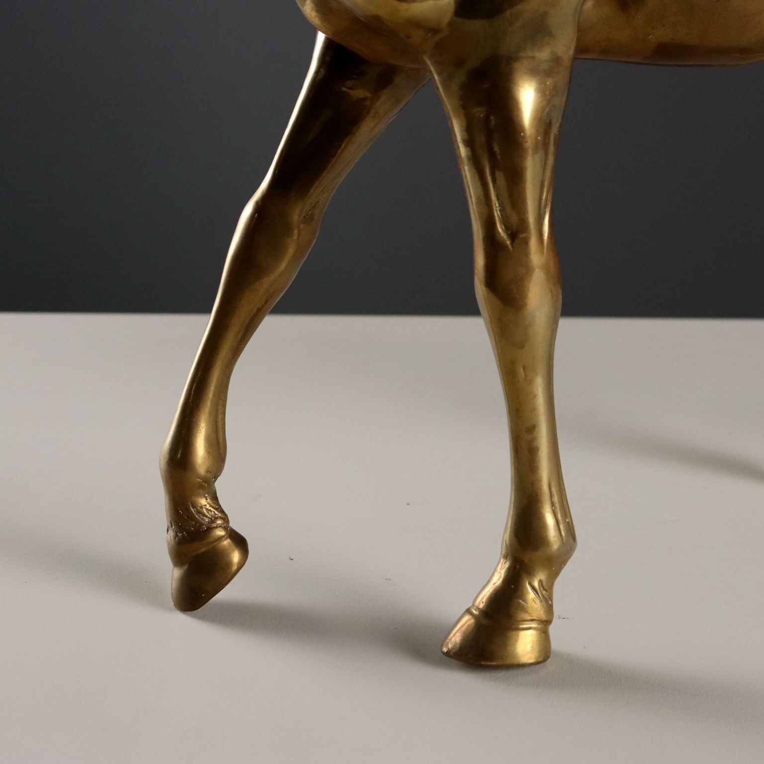 Sculpture moderne Cheval au trot en bronze doré, Italie, années 1970 photo Art
