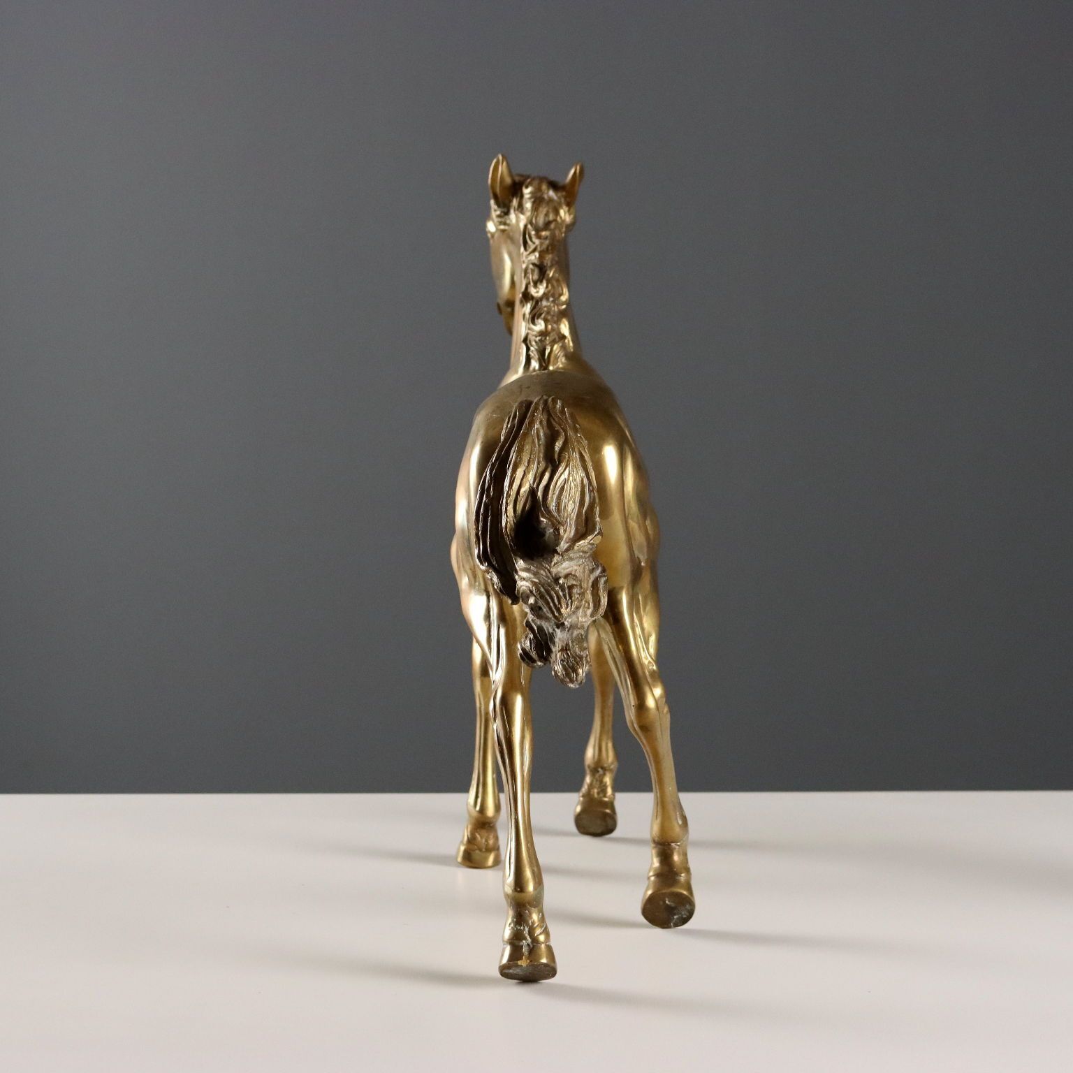 Sculpture moderne Cheval au trot en bronze doré, Italie, années 1970 photo vintage