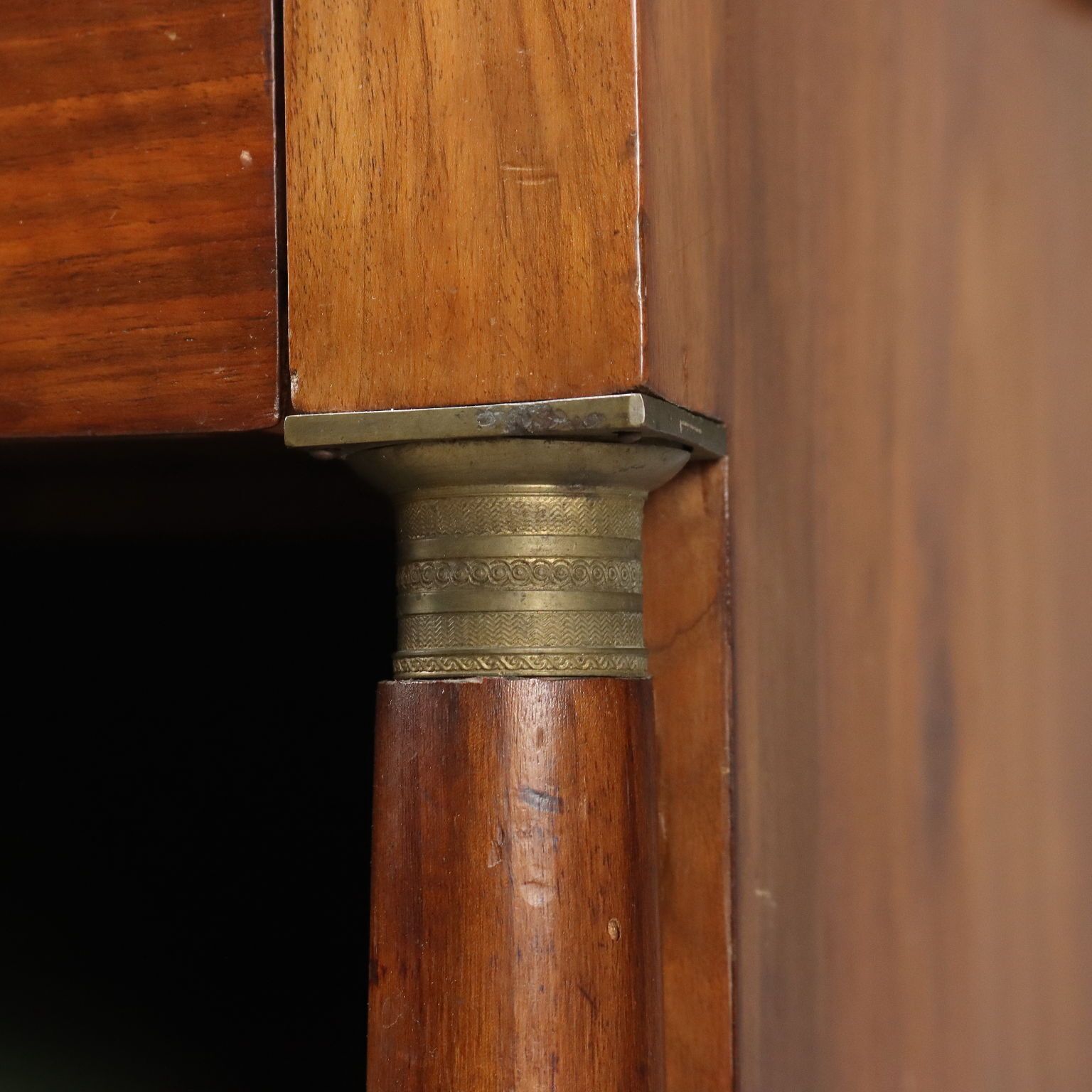 Table de chevet d'époque en placage de noyer sur peuplier, XIXe siècle photo vinterior