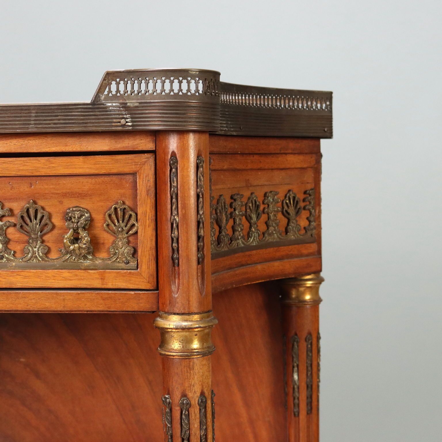 Neoklassieke mahonie console photo 600.0
