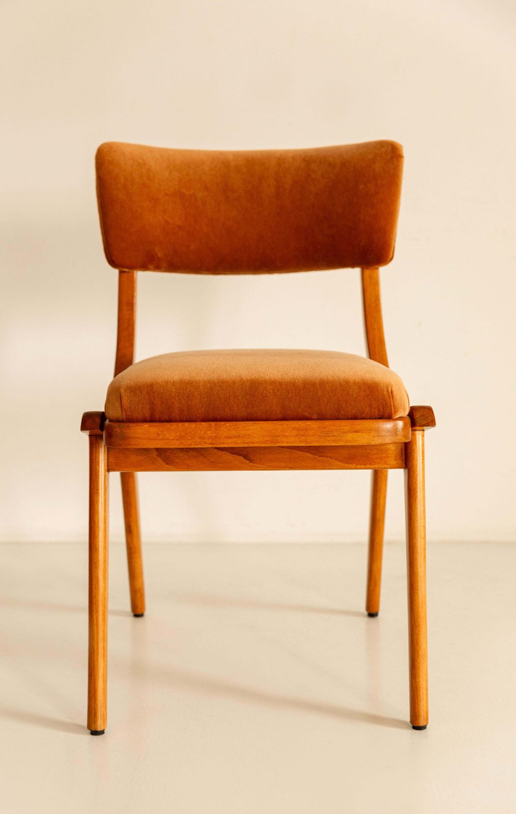 Mid-Century Modern Bumerang Chair, Rust Velvet, Polen, jaren 1960 photo vintage