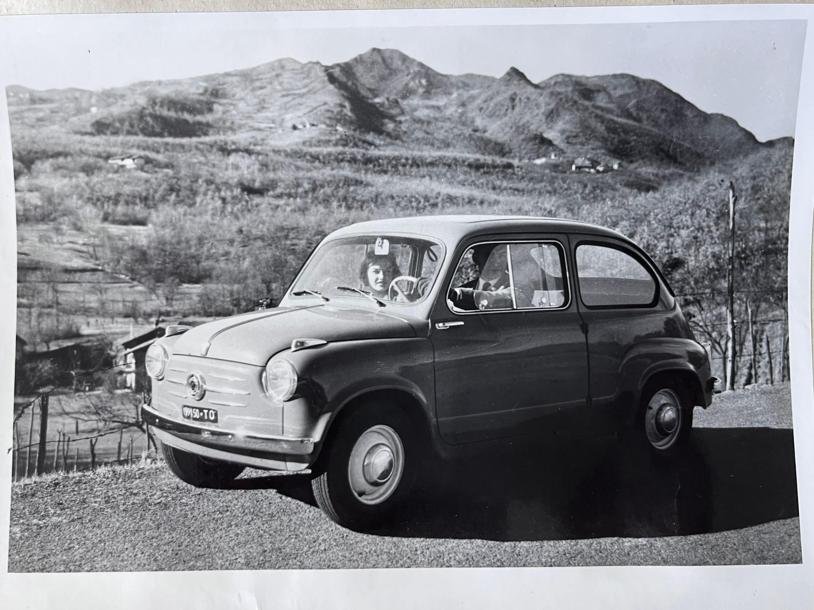 Originele foto van een Fiat, ca. jaren 1950 photo for sale