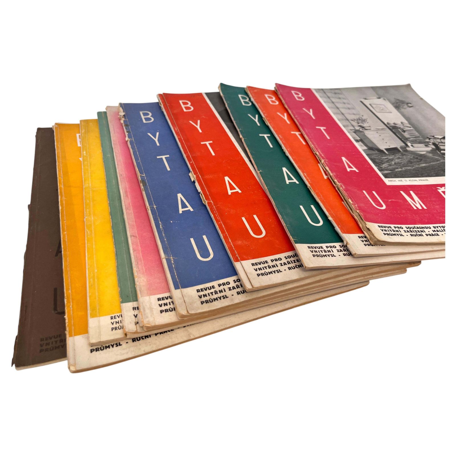 Uiterst zeldzame set tijdschriften Byt A Umeni 1930s / Avantgarde photo furniture