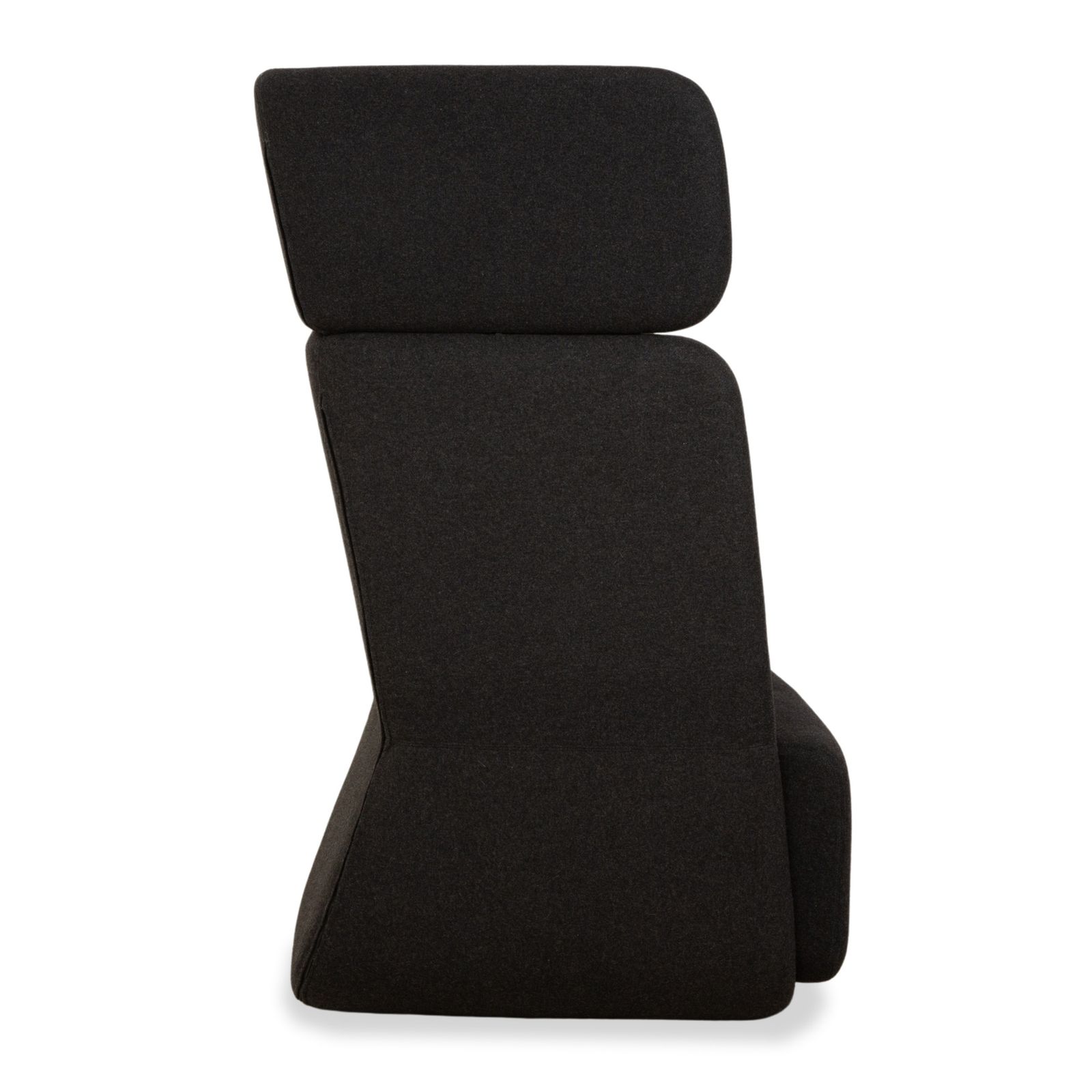 photo furniture Fauteuil en tissu gris foncé