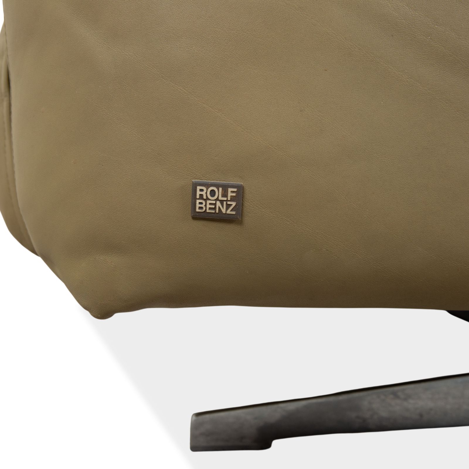 photo furniture Ensemble de 2 canapés 3 places Rolf Benz 50 en cuir kaki vert brun, avec réglage manuel du dossier
