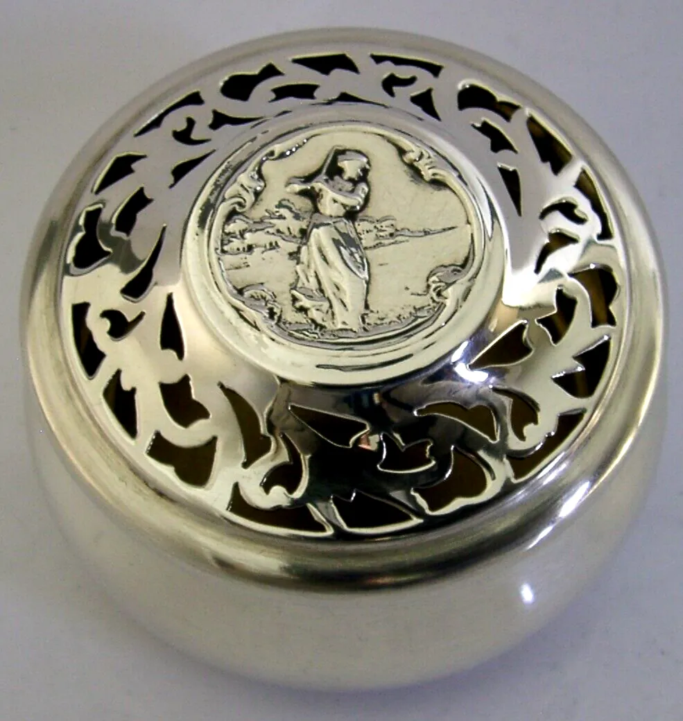 Zeldzame sterling zilveren lavendeldoos, 1904, antiek, dame golft photo for sale