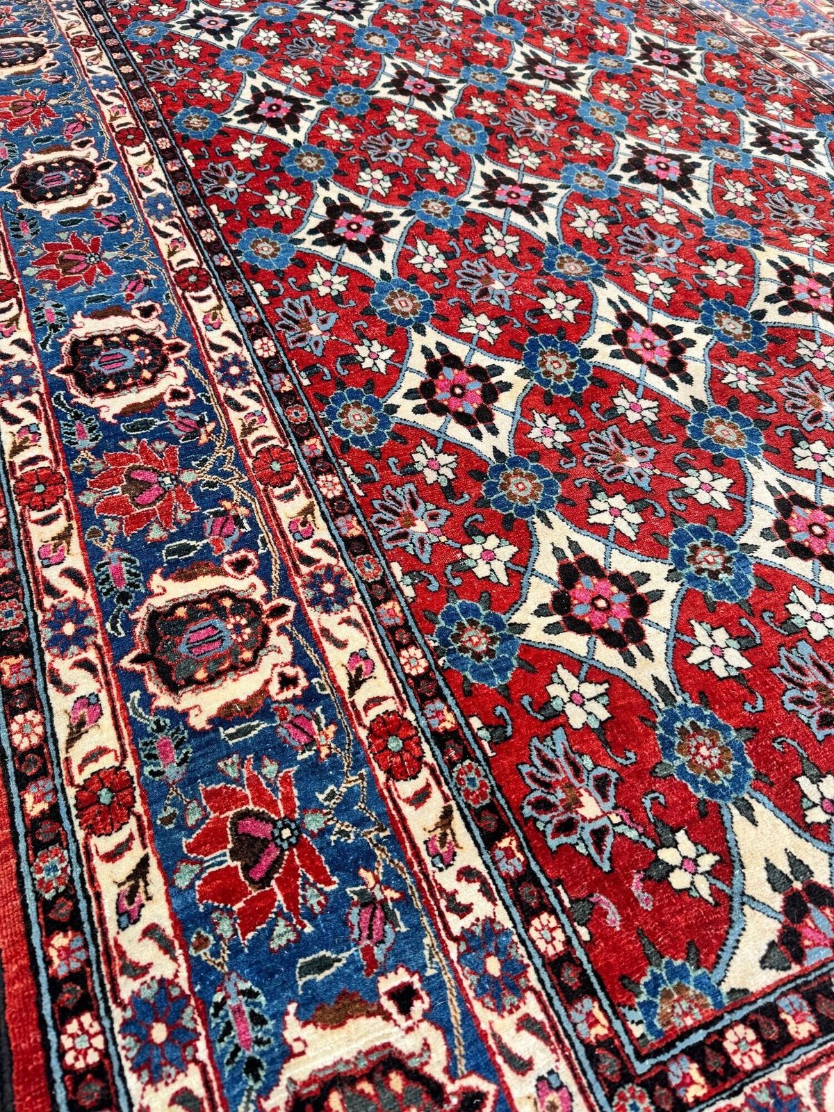 photo vintage Antique Veramin Rug 2.19m X 1.44m