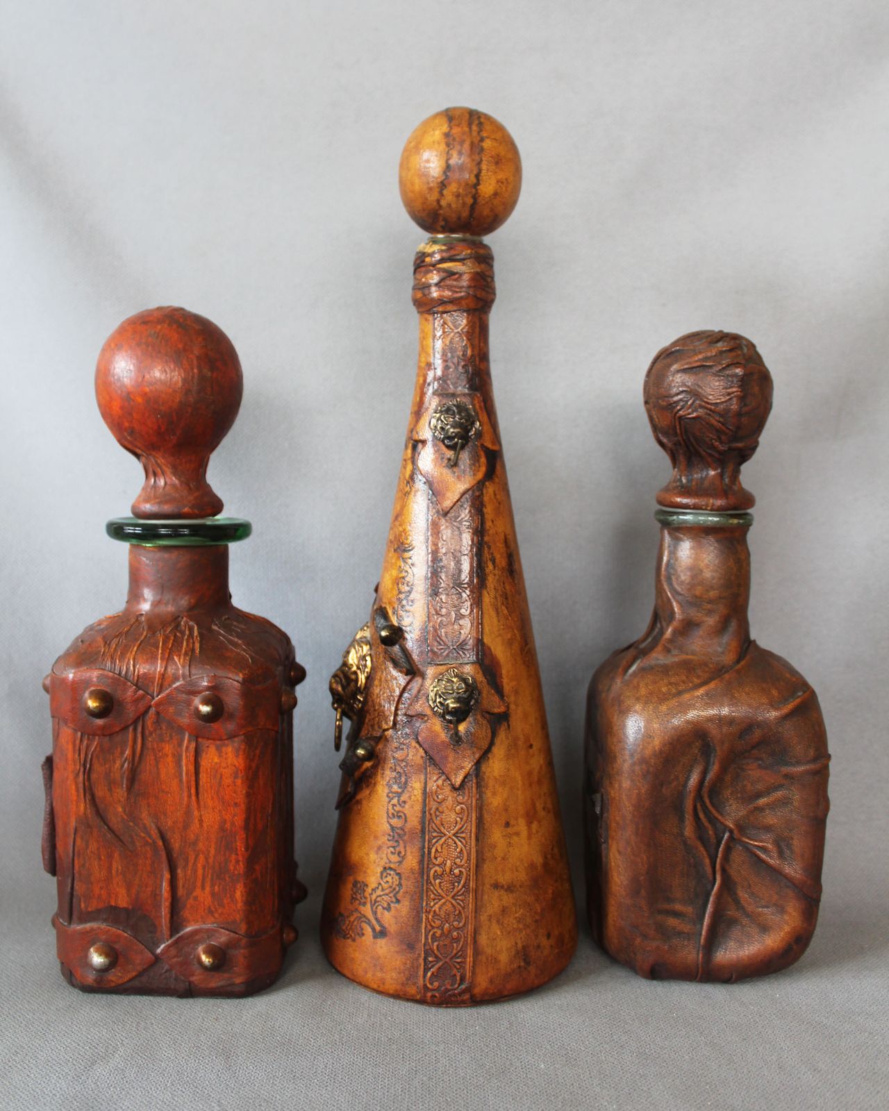 Set Of 3 Vintage Italian Leather Wrapped Glass Decanters, Italy Wrapped Bottle, Whisky Cognac, Lion Head, Hand Decorated, Hooks, Stopper photo vinterior