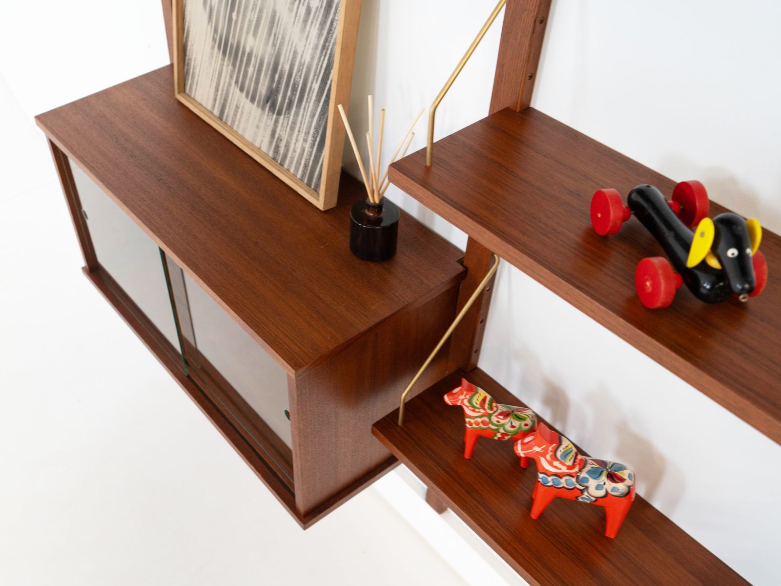 photo furniture Teakhouten modulaire wandkast, Deens design, jaren 1960, gemaakt in Denemarken