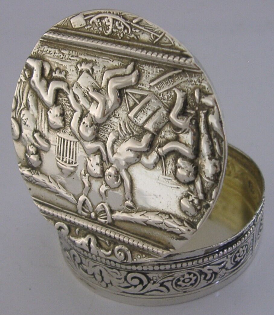 Boîte figurative d'époque en argent massif allemand, scènes de chérubins, vers 1900 photo 115.0
