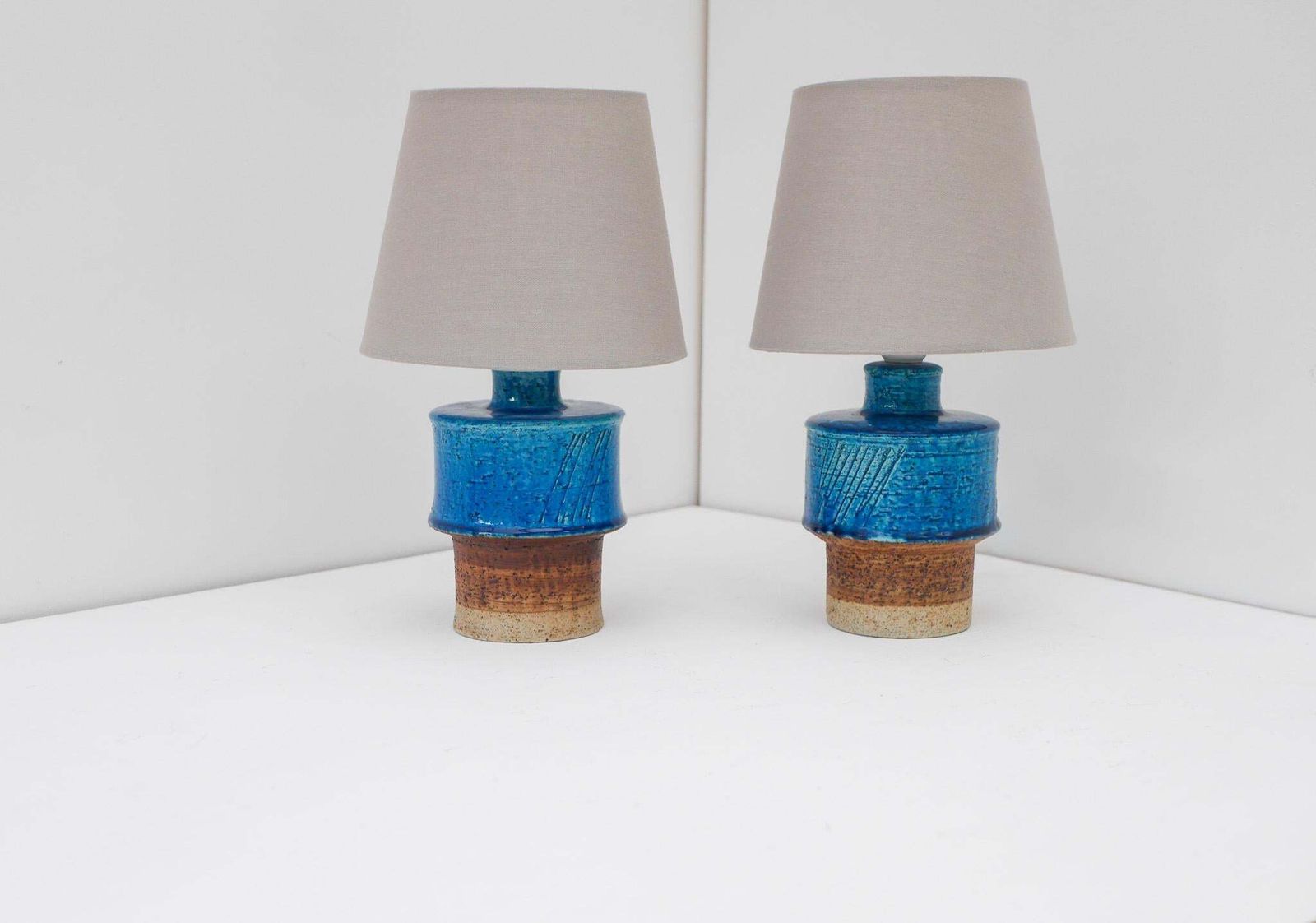 photo vintage Mid-Century Modern Pottery Tafellampen van Inger Persson, Rörstrand, Zweden