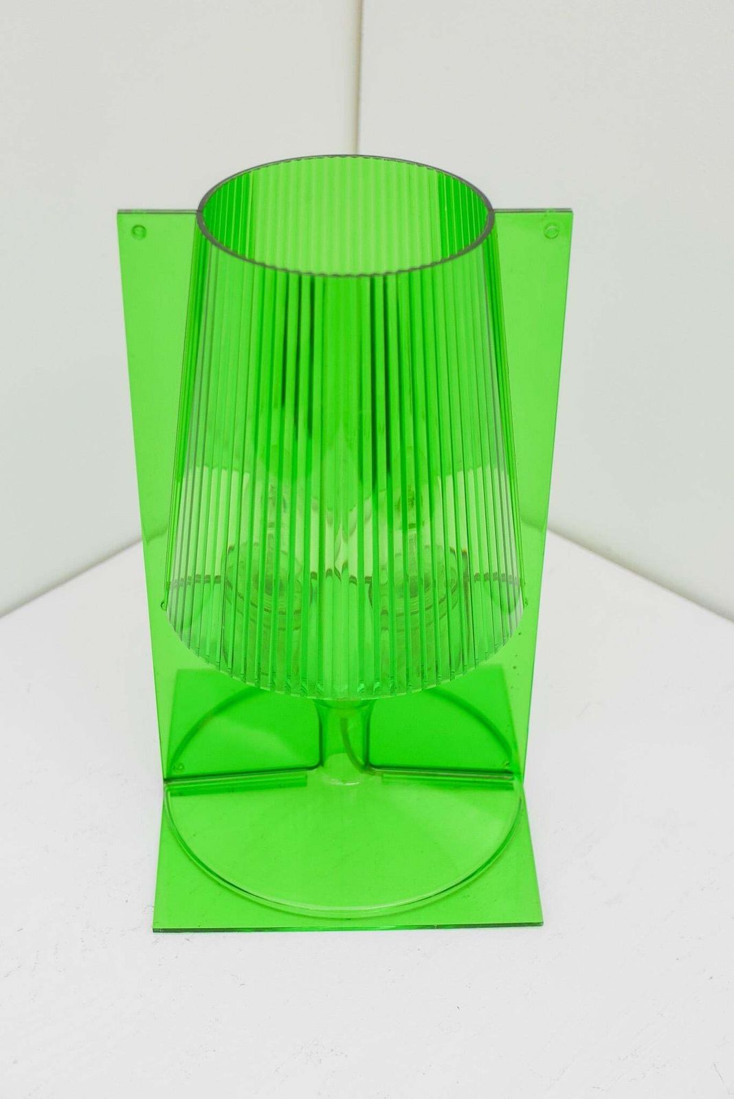 Verlichting Kartell Take tafellamp Ferruccio Laviani groen transparant polycarbonaat 2003 photo