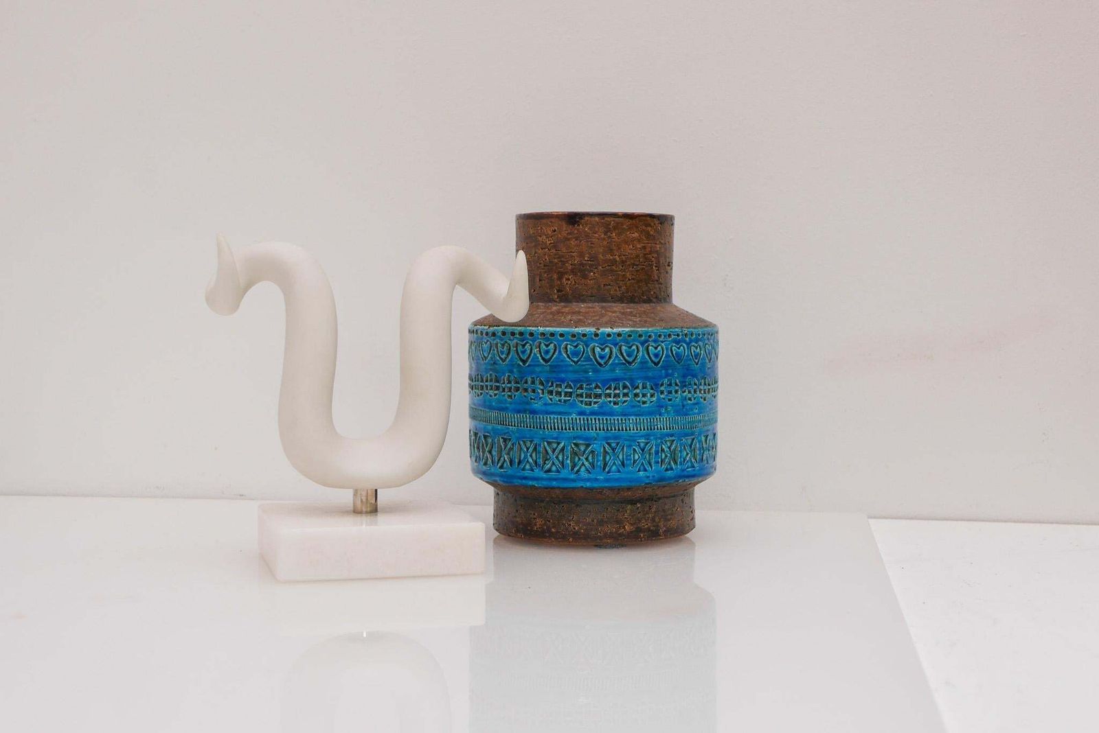 photo vintage Bitossi Pottery Vase, Rimini Blue, By Aldo Londi, Italy