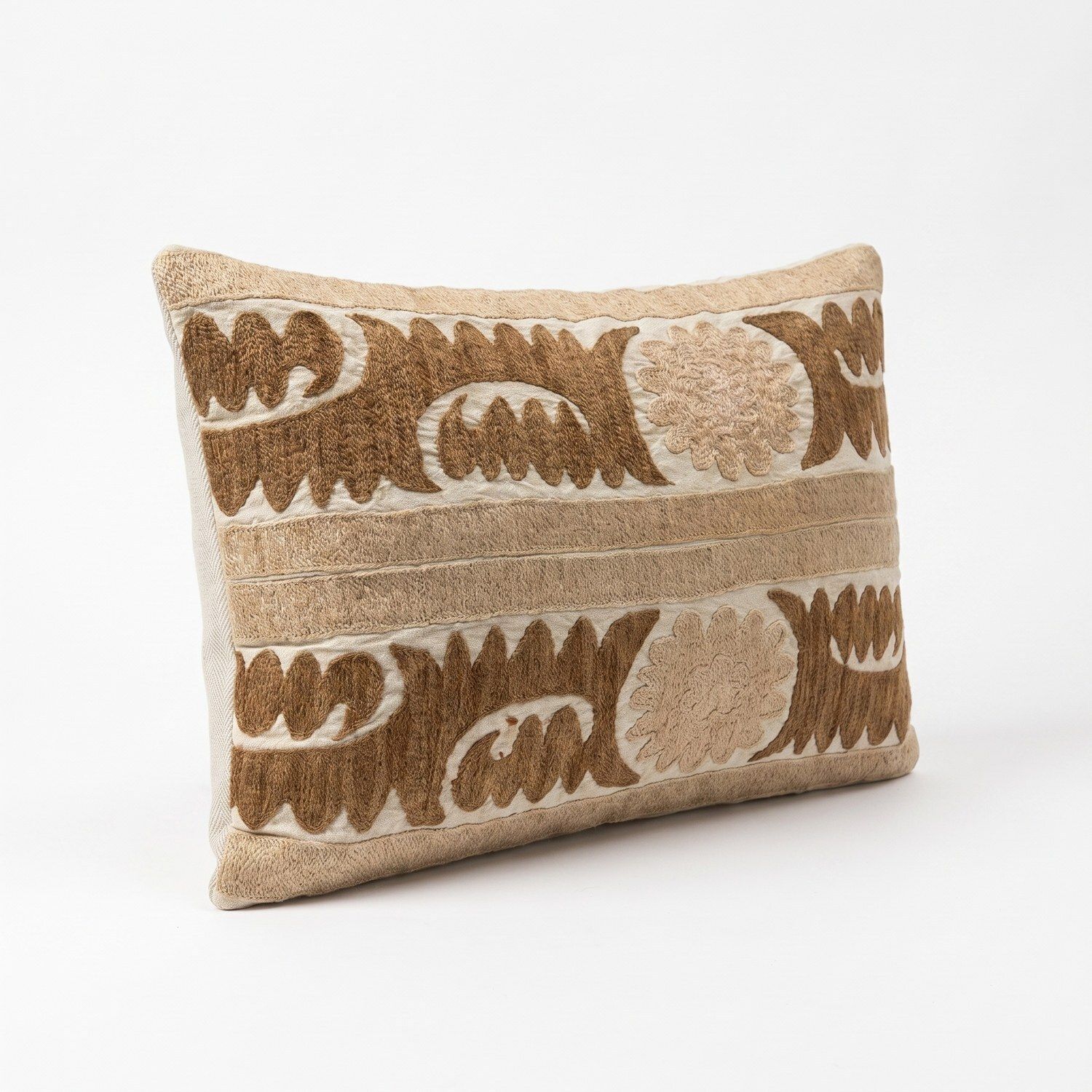 Tashkent Suzani Pillow Cover 40 X 52 Cm photo furniture