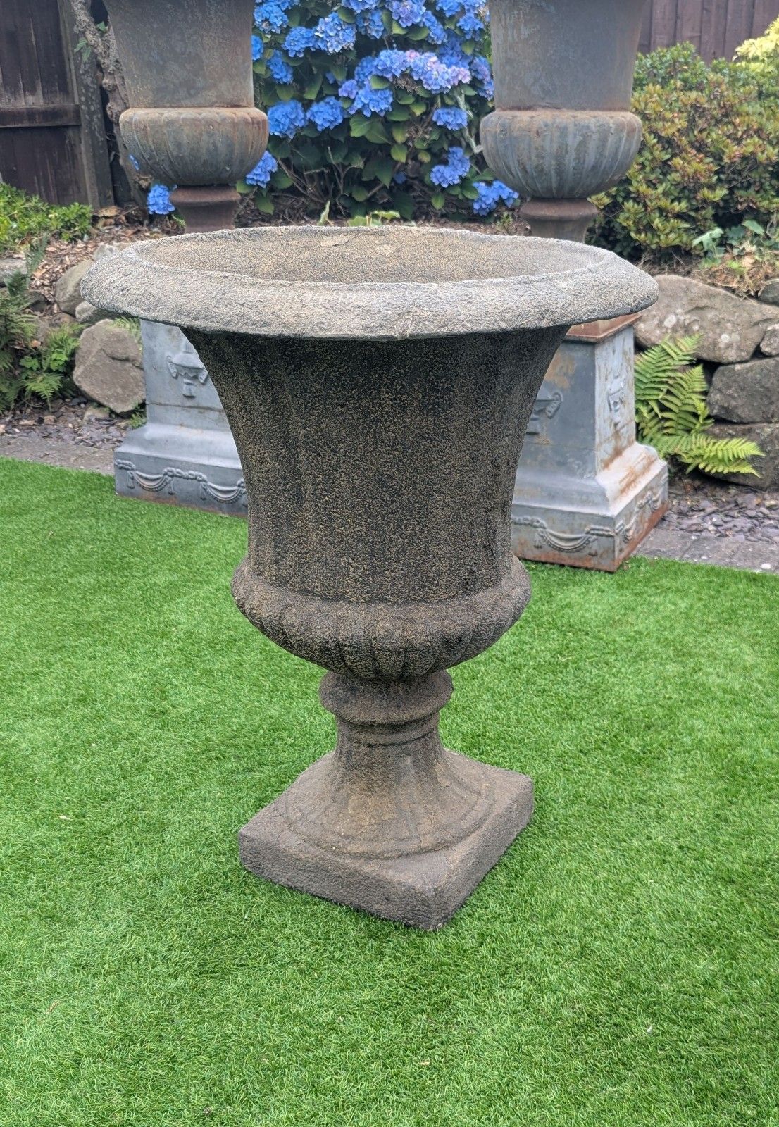 Vintage Style  Heathfield Urn English Stone Urn Delivery Available 0365. photo furniture