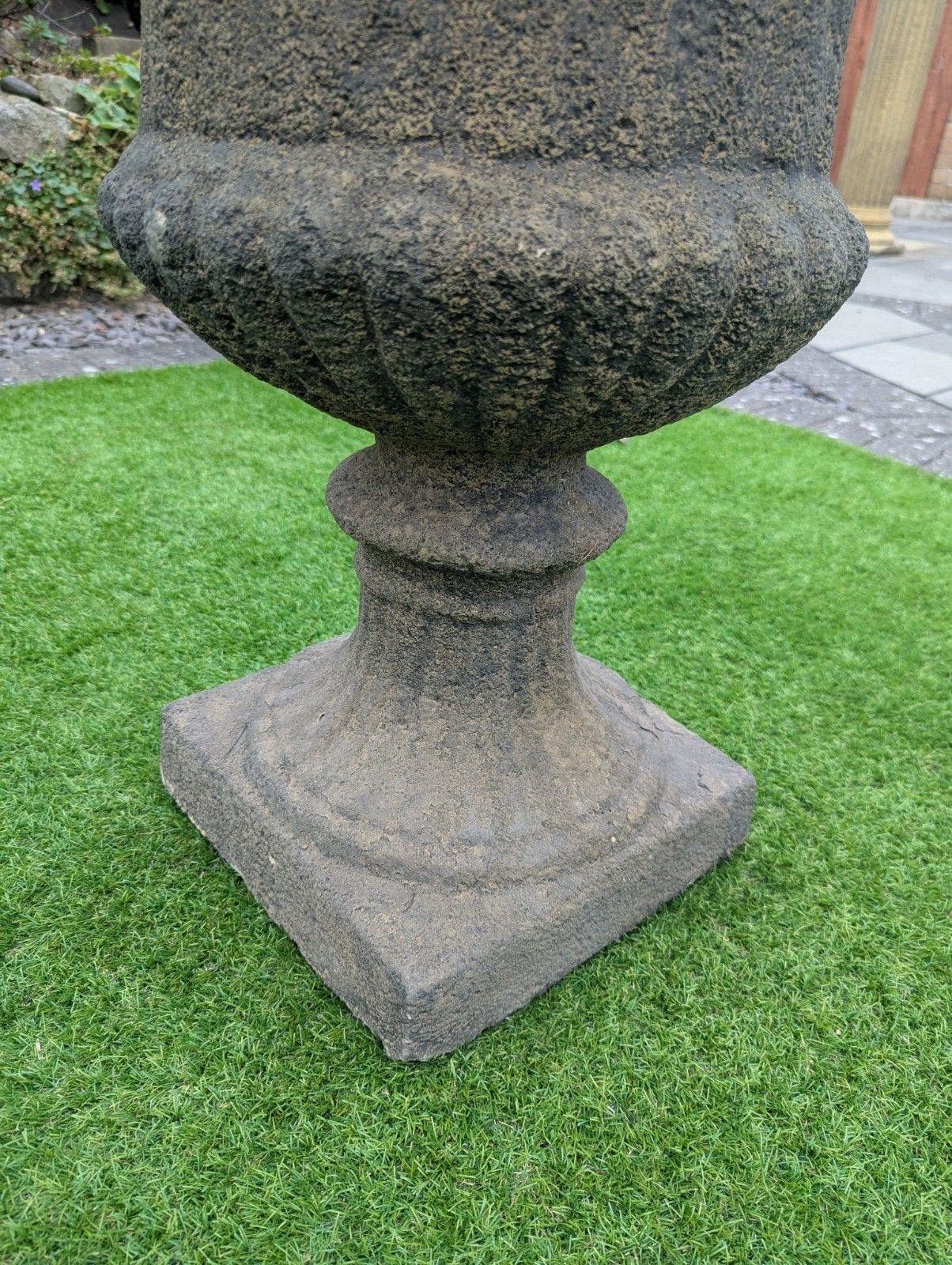 Urne Heathfield de style vintage, en pierre anglaise, livraison disponible 0365. photo Décoration de jardin
