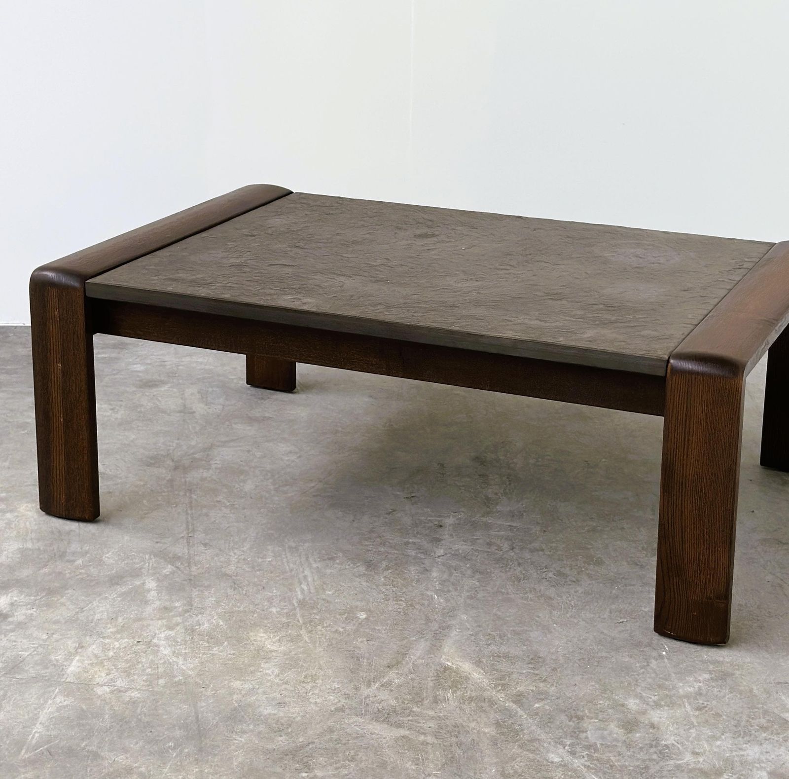 Vintage Belgische eiken en fossiel leisteen salontafel, Brutalist Modern, jaren 1970 photo vintage