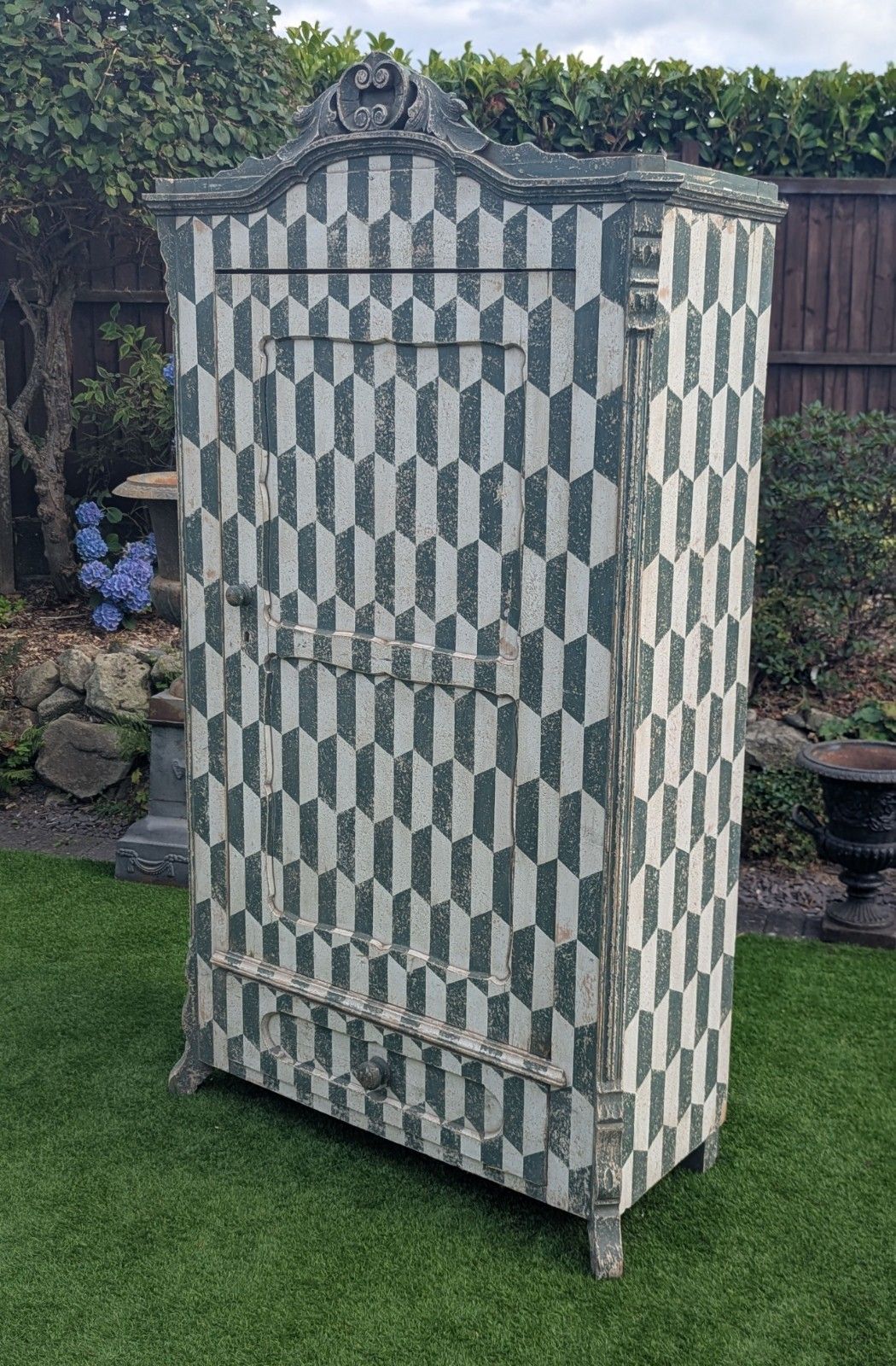 photo vinterior Mid Late 19th Century Italian Pine Painted Wardrobe Delivery Available 0366