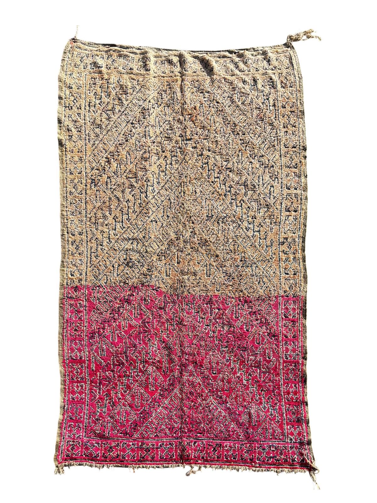 Vintage Beni M'guild Marokkaans tapijt 360x200 cm - Groot wollen vloerkleed - Handgemaakt Berber tapijt - Atlas Mountain tapijt ca. jaren 1960 photo furniture