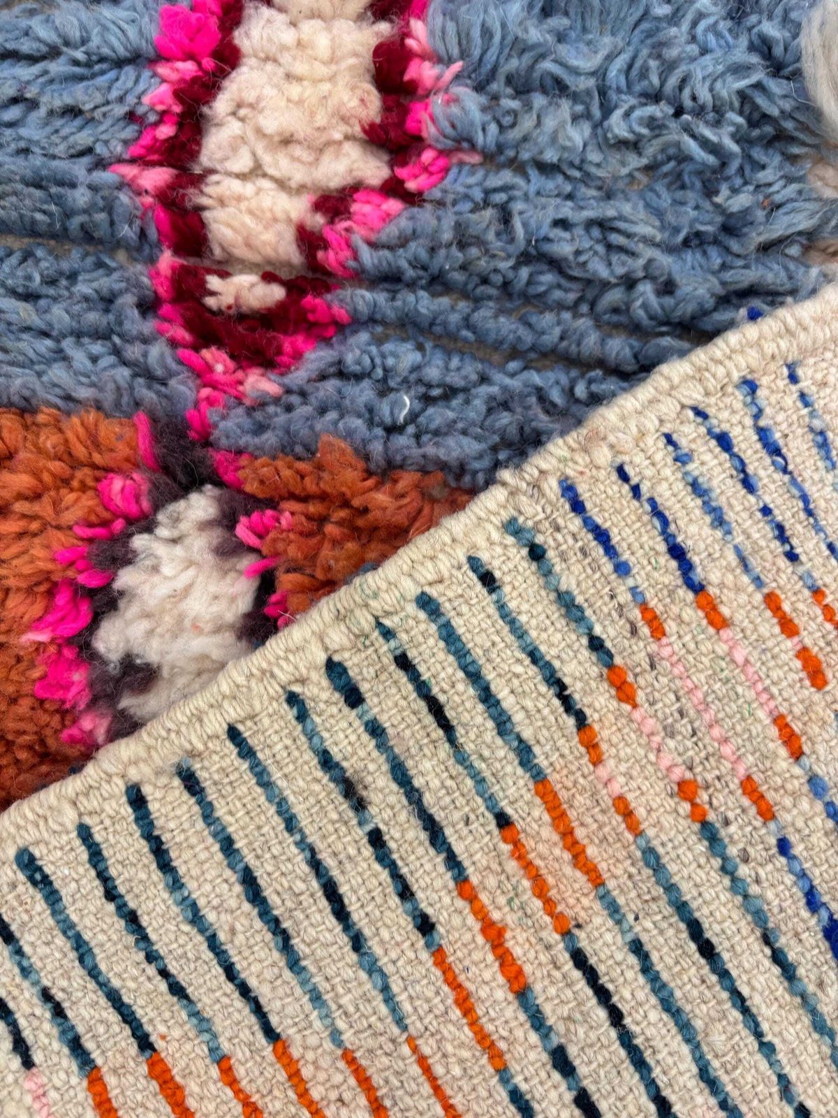 Tapis de couloir moderne à motifs abstraits en laine, fait main au Maroc, 70 x 300 cm photo for sale