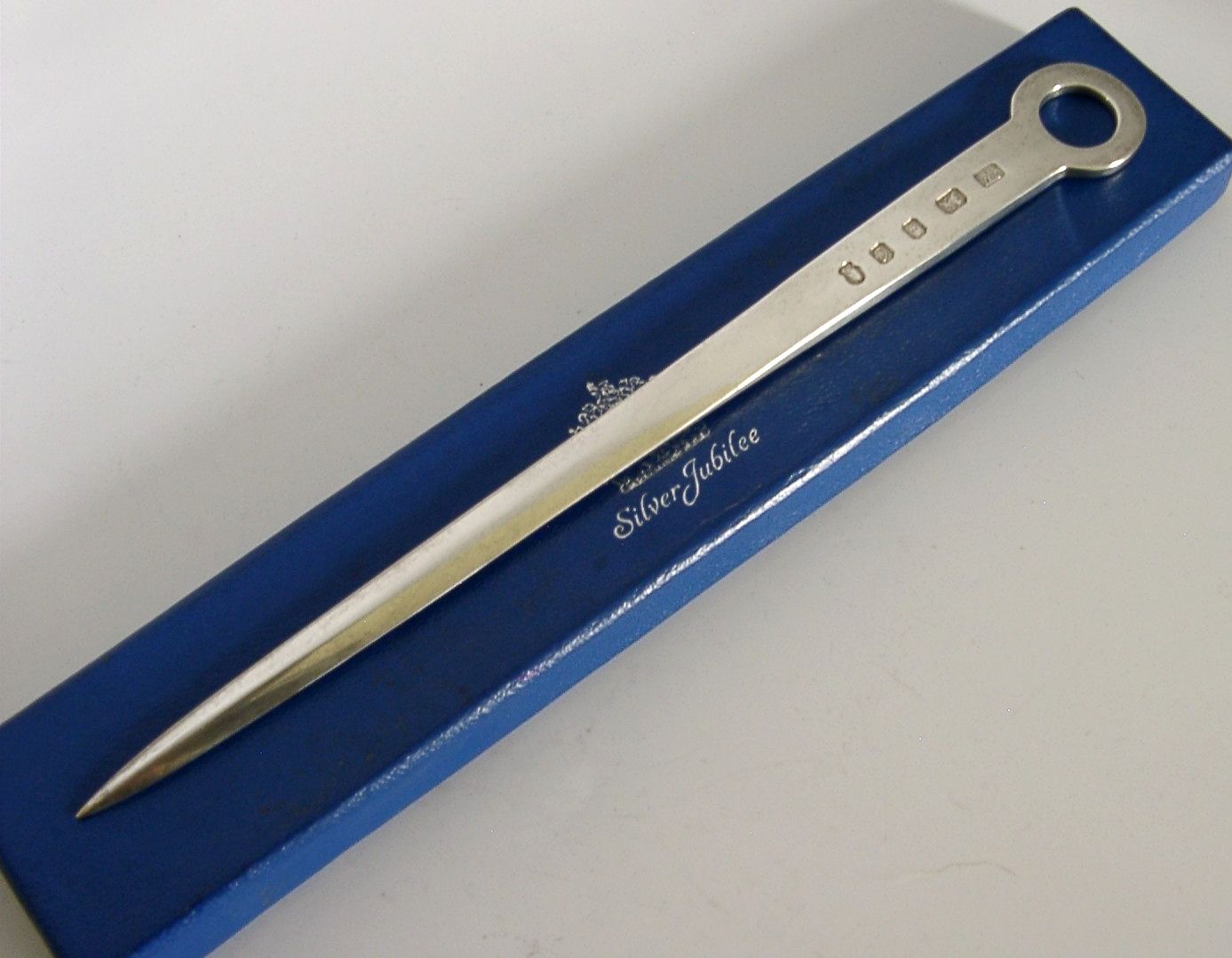 Sterling Silver Desk Letter Envelope Opener 1977 Boxed Silver Jubilee 58g photo furniture