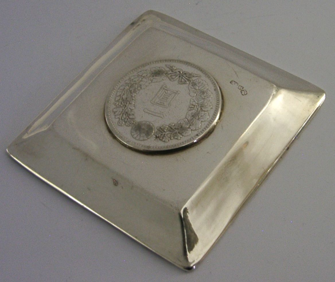 Coupelle à monnaie d'exportation chinoise en argent sterling, pièce japonaise d'un yen, d'époque, vers 1910 photo 195.0