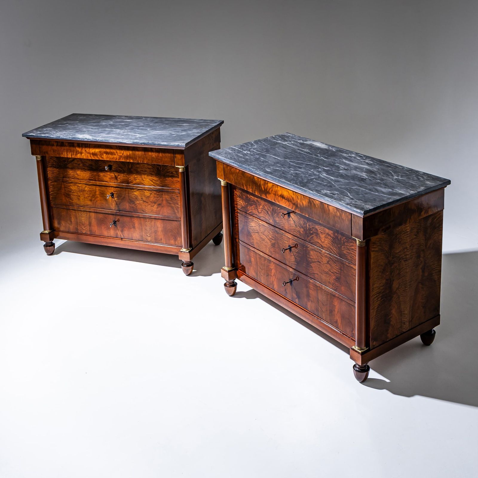 photo vintage Pair Of Chests Of Drawers With Marble Tops, Italy, Circa 1820
