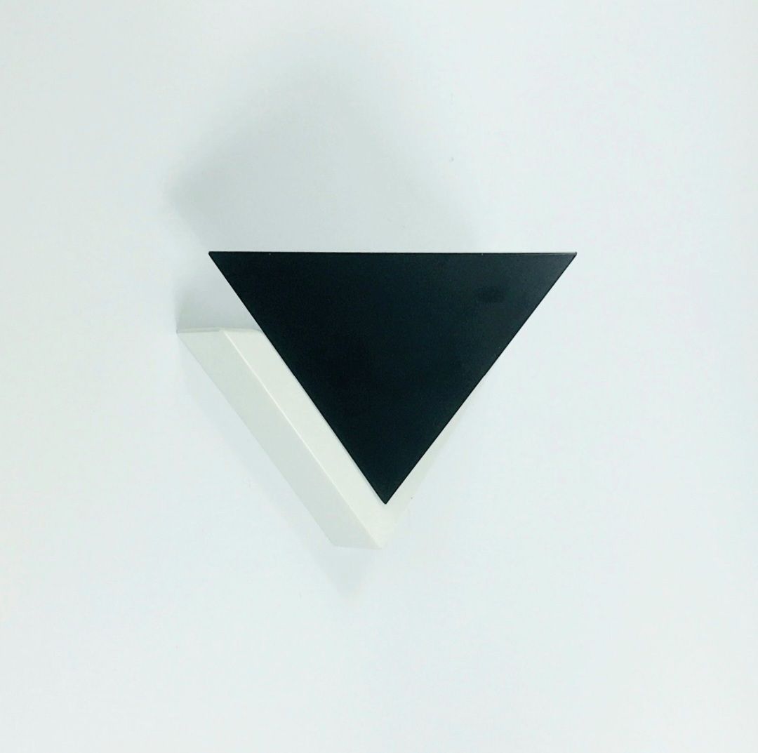Applique murale triangulaire mid-century par J.T. Kalmar, Autriche, années 1960/1970 photo for sale