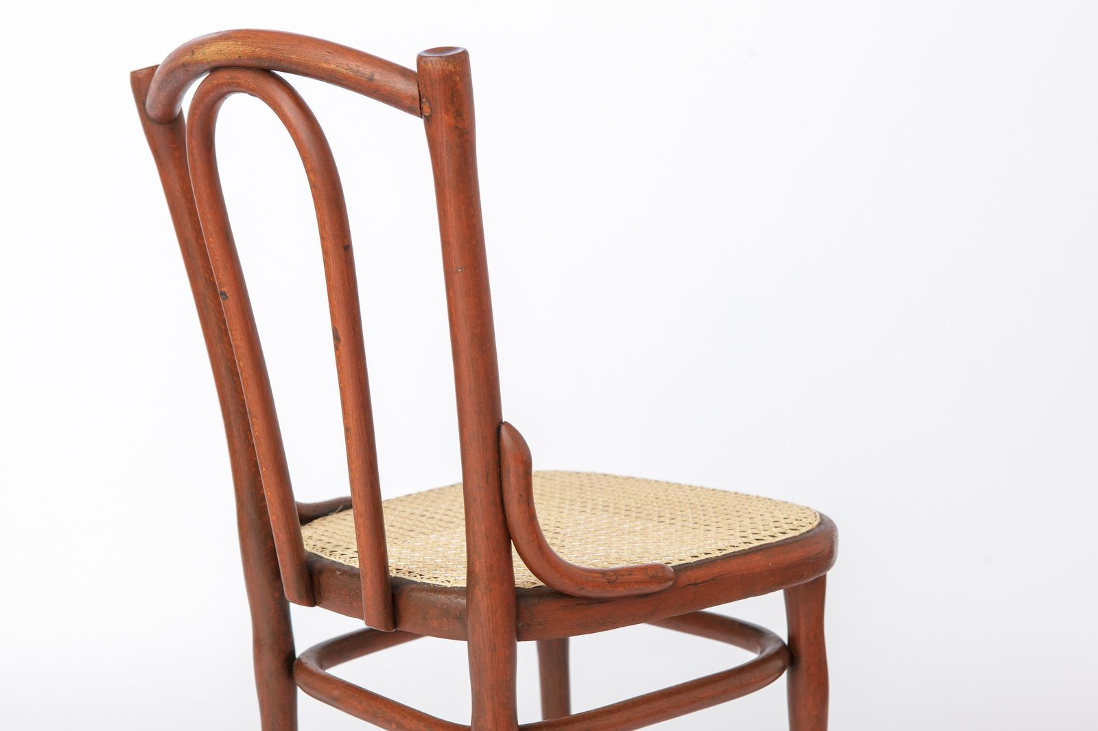 Antiek Bentwood-stoel in de stijl van Thonet No. 56 | Oostenrijkse rotan bistrostoel | jaren 1930 photo vintage
