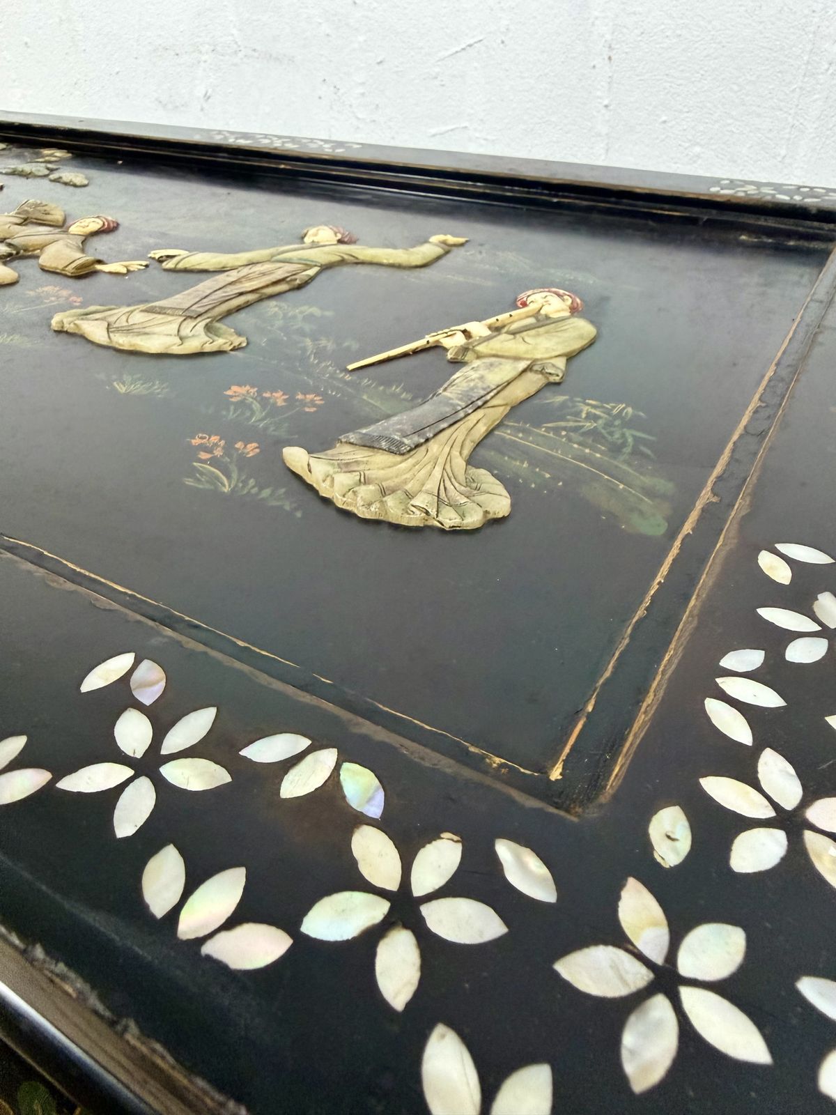 photo for sale Chinese Zwartgelakte Salontafel Met Handgeschilderde Decoratie