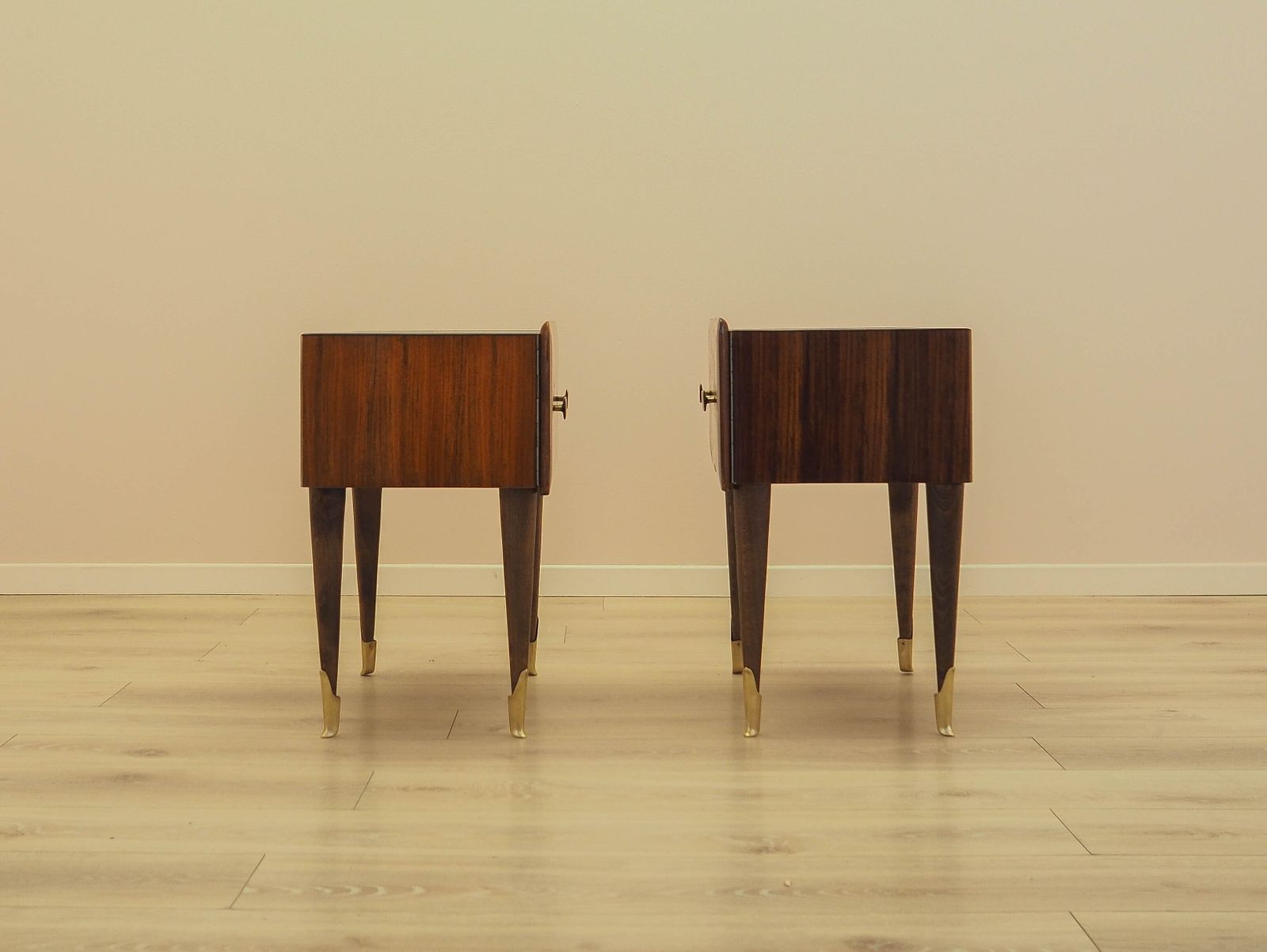 Paire de tables de chevet italiennes en placage de mahogany, Italian Modern, années 1970 photo 809.0