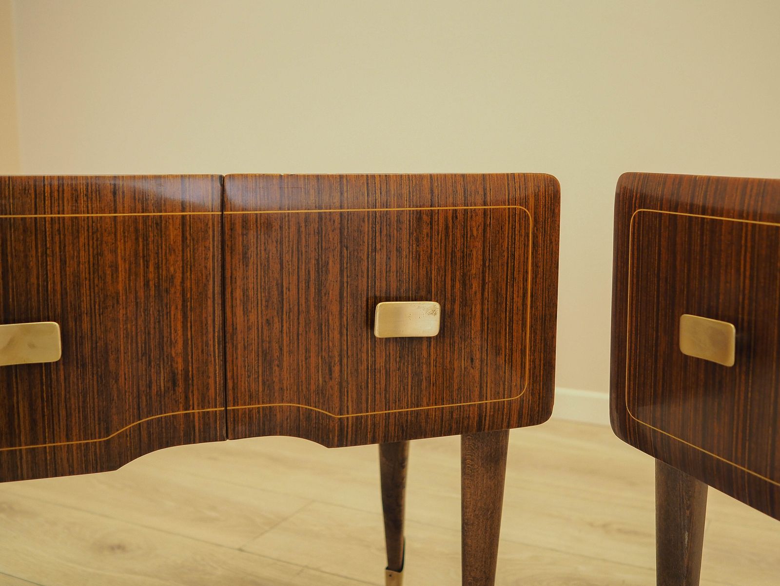 photo vinterior Paire de tables de chevet italiennes en placage de mahogany, Italian Modern, années 1970