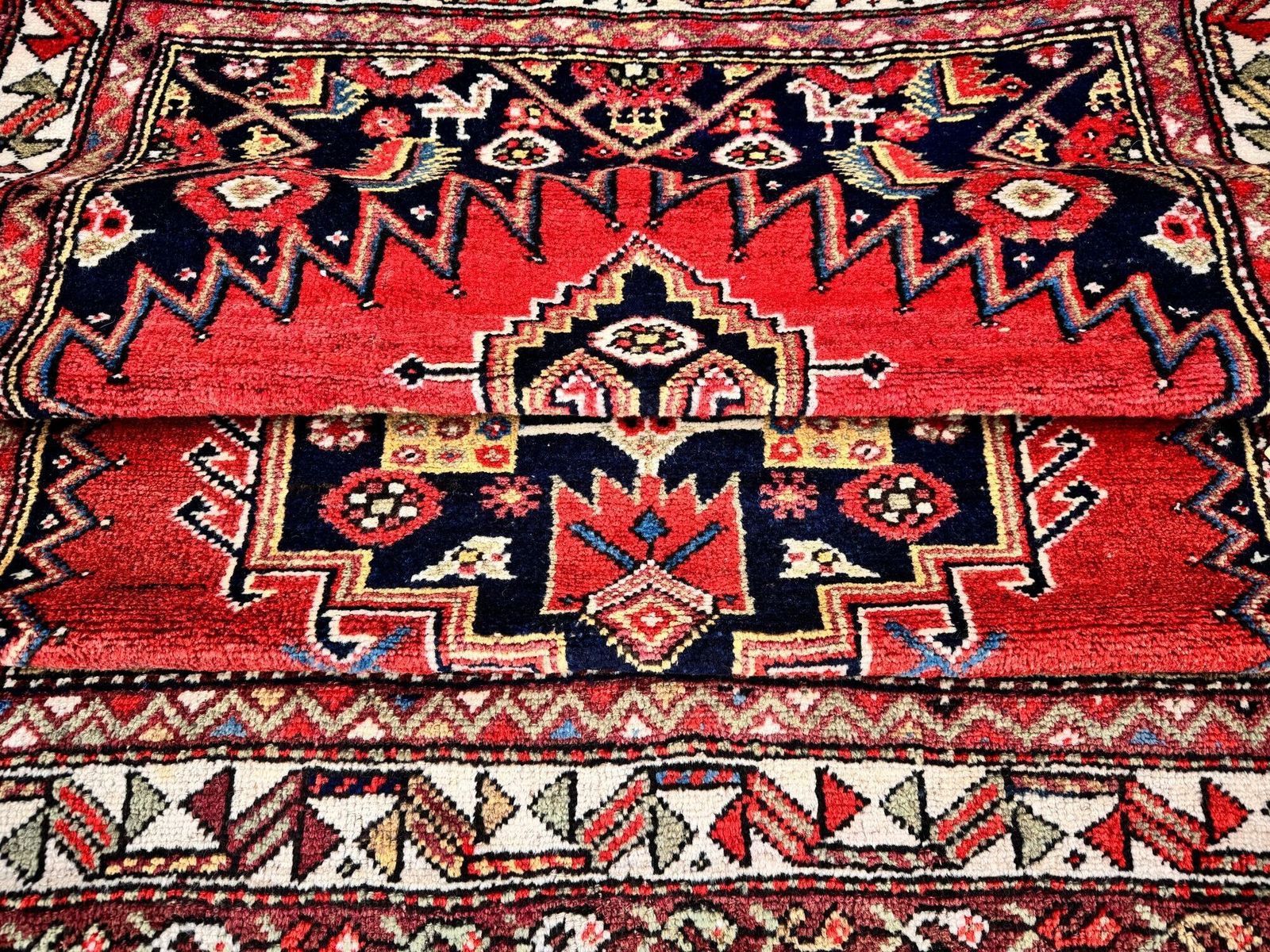 photo vintage Antiek Luri tapijt 1,97 m x 1,30 m