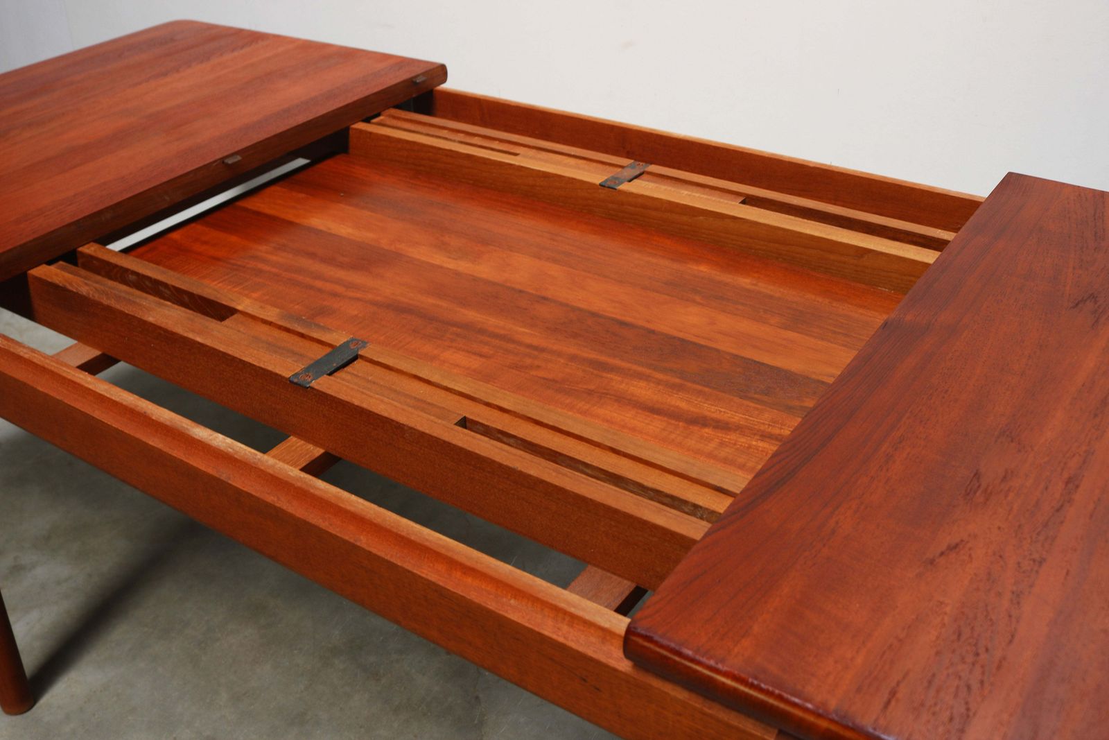 Uitschuifbare Deense Eettafel van Glostrup Møbelfabrik 1965 Massief Teak photo vinterior