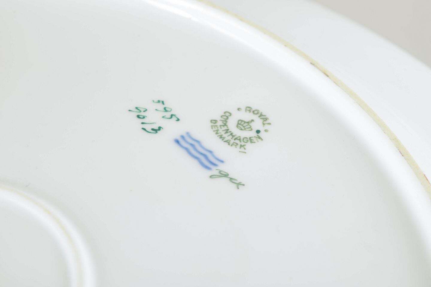 Royal Copenhagen Golden Basket. Grand plat de service en porcelaine. photo Décoration