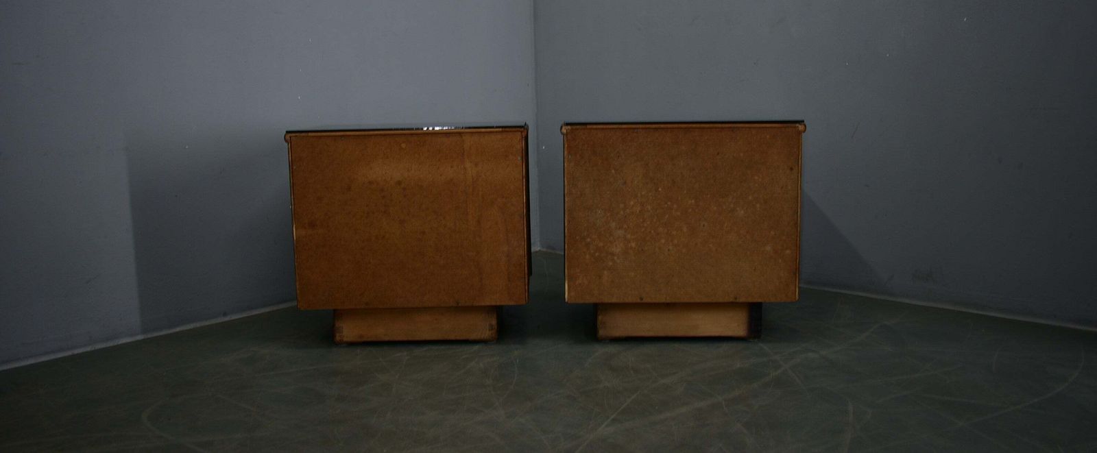 photo for sale Paire de tables de chevet Art déco, Tchécoslovaquie, 1932