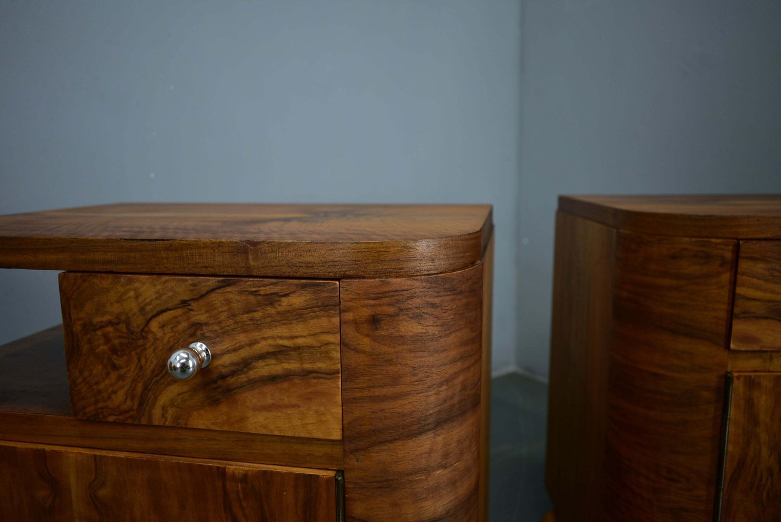 photo furniture Paar art deco nachtkastjes, Tsjecho-Slowakije, 1934