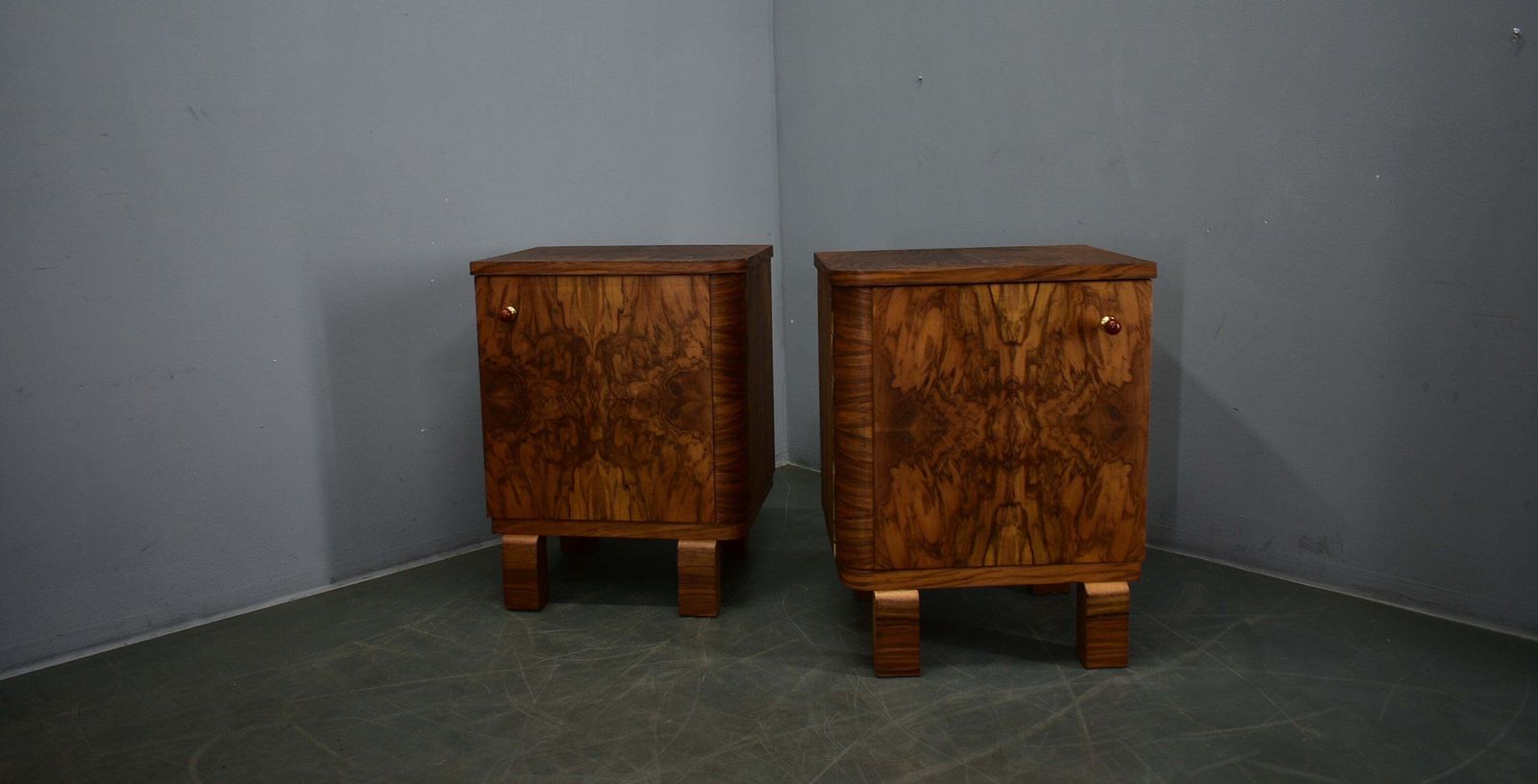 Paar art deco nachtkastjes, Tsjecho-Slowakije, 1932 photo furniture