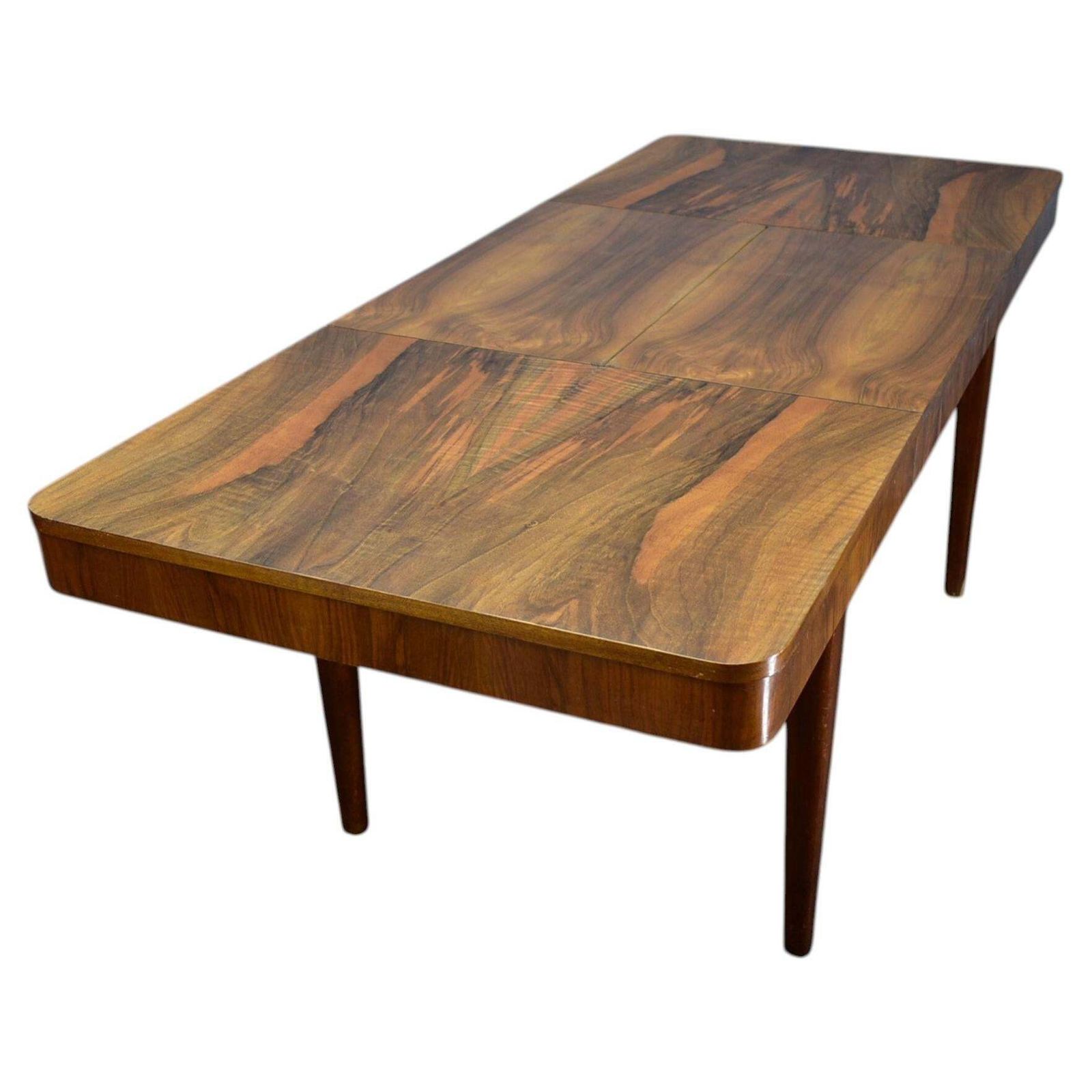 Jindrich Halabala uitschuifbare eettafel in walnoot, Tsjecho-Slowakije, ca. jaren 1940